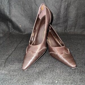 Liz Claiborne Womens Dolly Brown Leather Wingtip Heels Pumps 6.5 M Stacked Heel